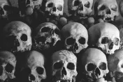 基隆拆除廢棄宿舍！工人驚見3袋人骨…字條曝端倪