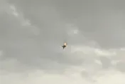 影/俄羅斯軍機克里米亞半島墜海　半空中起火畫面曝