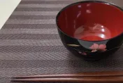 男友媽拿兒的碗添飯吃！　她怒噴「比間接接吻還噁」遭全網砲轟