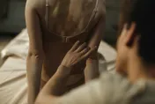趁妻子斷片「偷上」還拍嘿咻片！夫嗆聲：無法告　她怒訴請離婚