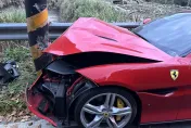 影/1300萬法拉利台3線自撞　車頭卡電桿駕駛「沒事」網酸：彰顯名車價值