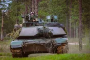 首批M1A2T戰車在路上了！軍方委託「國安輪」負責運送