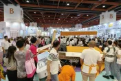 快訊/禍從天降！台北婦幼展攤位裝潢倒塌　「木板掉落」砸傷2女頭部