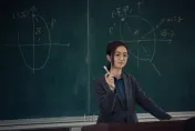 18歲就出道！周曉涵認「只聯誼過1次」無校園體驗…直呼：想重當大學生