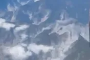 7.2強震撼全台/真正空拍影片！山體「瞬間崩塌」　大量煙塵淹沒群山