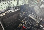 巷口就見火舌冒出！三重公寓火警　陽台冷氣起火延燒客廳