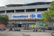 台股史詩級崩跌！家樂福激推「睡公園4件套」揪感心