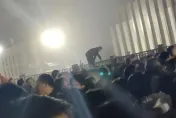 影/浙江霧鎖普陀山輪船停航　逾萬旅客擠困碼頭險釀人踩人