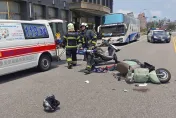 快訊/2機車飯店前相遇擦撞！澎湖男遭「鐵條插左腳掌」　警消急調油壓剪救人