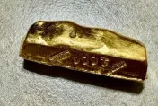 打掃房間「挖出30年前金塊」　內行一看羨炸：賺翻了