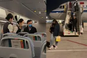 影/「筆電忘了拿」他堅持下機　已滑行飛機返回致延誤3小時…全機旅客氣炸