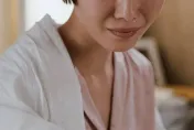 阿公罹癌想開刀活下去…惡婆婆為遺產瞞病情　她心碎問：該怎麼幫？