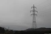 豪雨炸北高雄！3226戶停電　他嘆「無法做生意」苦等3hrs仍不來電