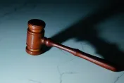 後悔考公職！2類案件被操爆　菜鳥檢察官「忙到天亮」還患憂鬱症