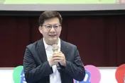 遭爆帶妻子赴帛琉出差　張廖萬堅：外交行程配偶同行很常見