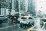 出門記得帶傘！天氣不穩定各地小心強降雨　中南部提防豪大雨