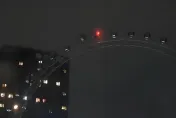 影/重慶迎暴風雨天氣　摩天輪解鎖新玩法「360度狂轉」