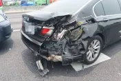 國1南向內壢段嚴重車禍！「5車追尾」600萬BMW頭尾撞爛　1人送醫
