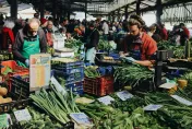 菜市場月入百萬家業、鐵飯碗5萬大抉擇　她放棄高所得