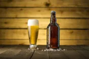 喝2罐9%酒…濃度變18%！　網友笑翻：4杯28度水倒在一起就煮沸了