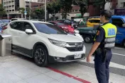 快訊/影片曝光！財政部資訊中心前休旅車開上人行道　男子陳屍車內