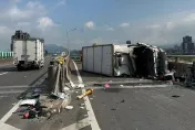 快訊/台64線三重段西向小貨車遭BMW擦撞　撞分隔島翻車駕駛不治
