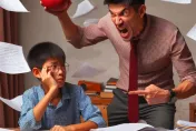 父「礙」毀一生！國小生爸爸輔導作業崩潰　竟用石榴怒砸孩子害脾臟破裂