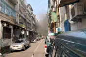快訊/北市內湖環山路公寓火警　黑煙狂竄警消趕赴現場灌救