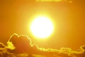 太陽火辣辣！防曬補水FUN暑假「預防3招、急救5步驟」　遠離熱傷害