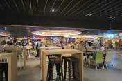 快訊/桃園機場美食街下午2時迴路跳脫「跳電」　旅客摸黑用餐