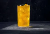 「提神檸檬水」奪2命！美連鎖品牌餐廳下架高咖啡因飲料　1杯抵3罐紅牛