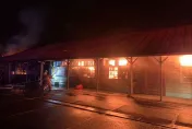 快訊/驚悚！新竹「資源莊冰店」整排狂燒　在地人淚喊：今年夏天結束了
