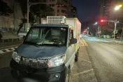 過馬路不走斑馬線！67歲婦慘遭貨車撞倒　擋風玻璃全裂了