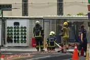 快訊/砰！高雄Gogoro充電站「無人使用」突爆炸起火　加油站員工嚇愣