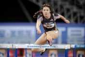 影/「搶跑女神」一鍵三連！吳艷妮力壓日本妹　百公尺跨欄12.86秒封后