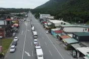 影/蘇花明隧道廢輪胎大火！台9線「空拍車流」看不見盡頭