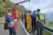 影/阿里山公路驚傳「1男墜崖」！搜救人員垂降300米深懸崖搜索