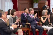 走過婚外情風波！王必勝入府受贈景星勳章帶「仙氣正宮」　親曝未來動向