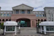 快訊/原因曝光！檢座開庭突脫法袍喊要休息！台東地檢署：他抱病急於求診