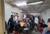 影/79歲阿嬤住家變賭場！慘遭警方鎖定　警破門逮獲22人
