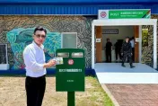 江啟臣率團登太平島考察　寄明信片給這四大咖：中華民國永保太平