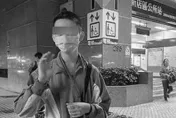 新店男高中生課後「捷運站外賣菜」！校方揭奶奶用意　坎坷身世曝
