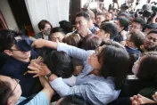 王美惠毆打警凶狠畫面曝…道歉網不買單！鄉民灌爆臉書轟：好大的官威