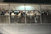 快訊/立院外抗議人潮晚間未減　主辦單位號稱：現場1.2萬人