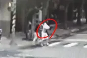 快訊/新北永和仁愛路上傳砍人！背部、腹部多處刀傷　滿身是血