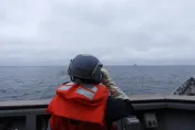 影/解放軍圍台軍演7500噸052D「中華神盾」紹興艦進逼！27年3900噸班超艦出動監控