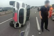 出大事！國3聯結車變換車道引發連續擦撞　千萬邁巴赫翻車了