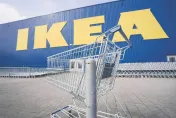 IKEA「甜甜圈燈」開店遭秒殺！上市一年仍搶手　網驚嘆：有人買2車