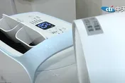 除濕機水超髒！網拿來喝腸胃炎、澆花死光　只能沖馬桶