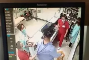 影/闖入衝突畫面曝！台中澄清醫院前員工無差別攻擊　9醫護受傷